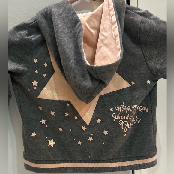 💫GUESS Baby's Long Sleeves Hooded Sweater w/heart Graphic - Picture 4 of 9
